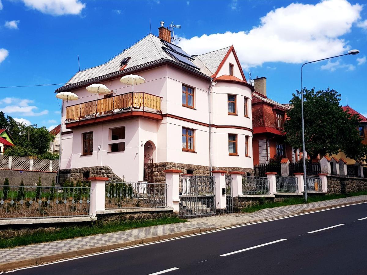 Vila Nejdek - Erzgebirge Aparthotel Bagian luar foto