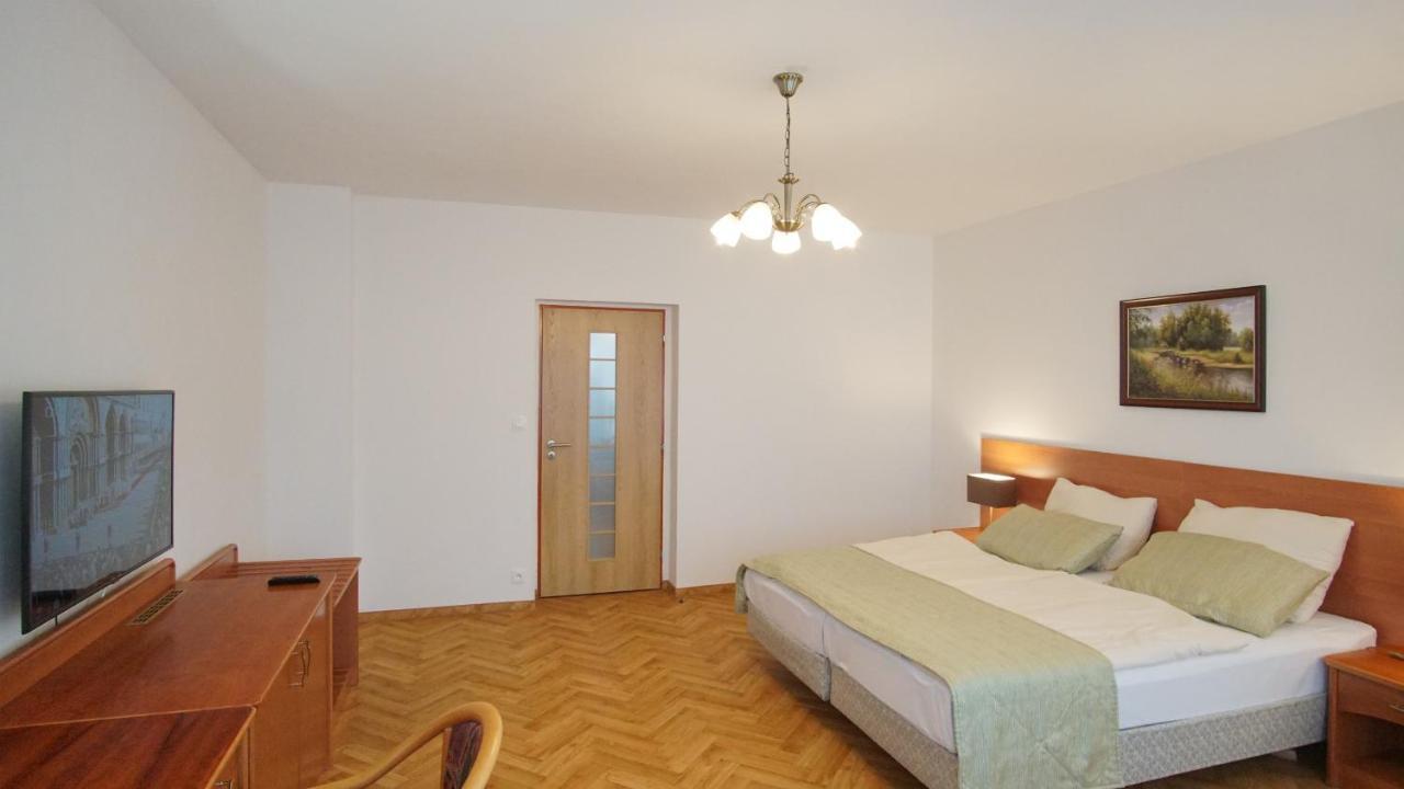 Vila Nejdek - Erzgebirge Aparthotel Bagian luar foto