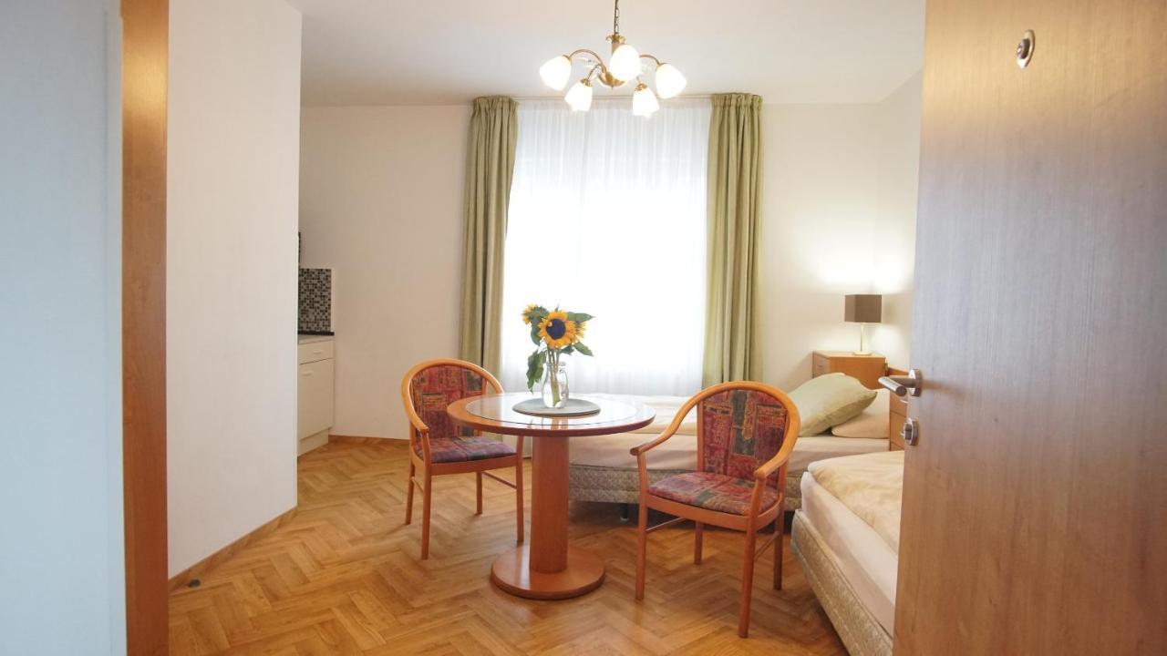Vila Nejdek - Erzgebirge Aparthotel Bagian luar foto