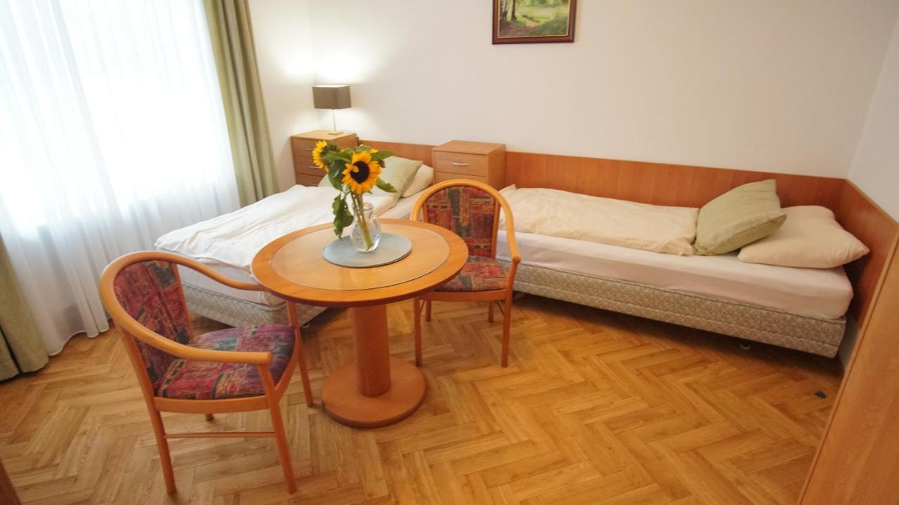 Vila Nejdek - Erzgebirge Aparthotel Bagian luar foto