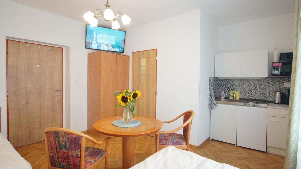 Vila Nejdek - Erzgebirge Aparthotel Bagian luar foto